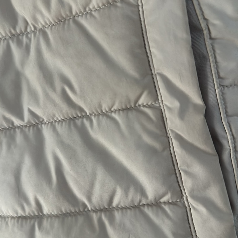 Theory Quilt Light Weight Gray Vest , Amazing Item View 2